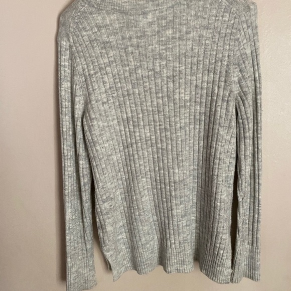 Gray sweater - Picture 4 of 6